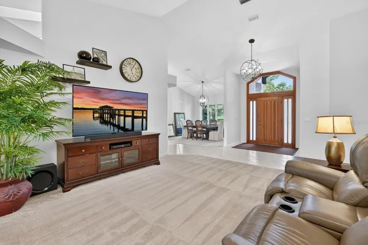 923_Club_house_Blvd_Living2