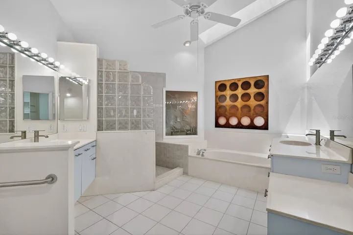 923_Club_house_Blvd_MasterBath
