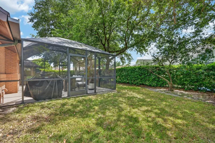 923_Club_house_Blvd_Patio3
