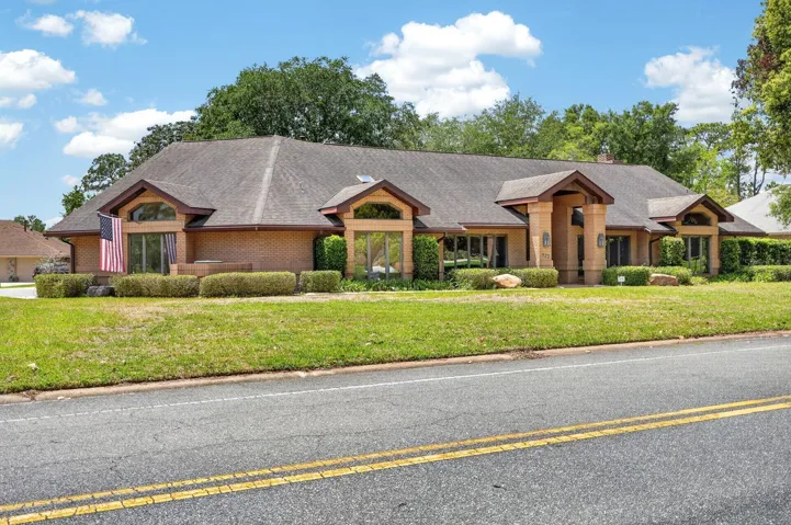 923_Club_house_Blvd_Front1