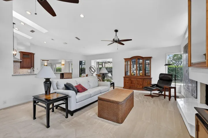 923_Club_house_Blvd_Family4