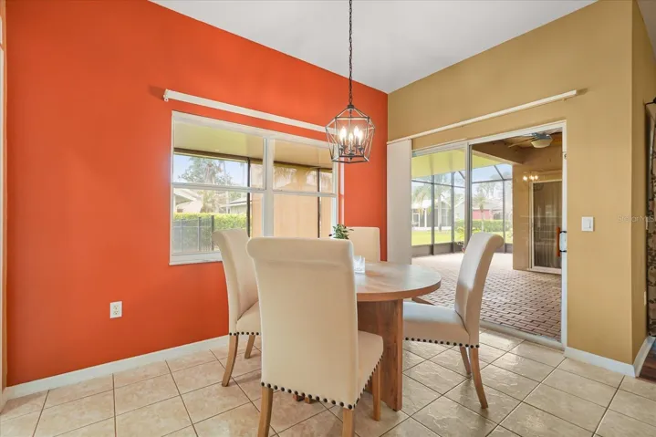 Versatile breakfast nook