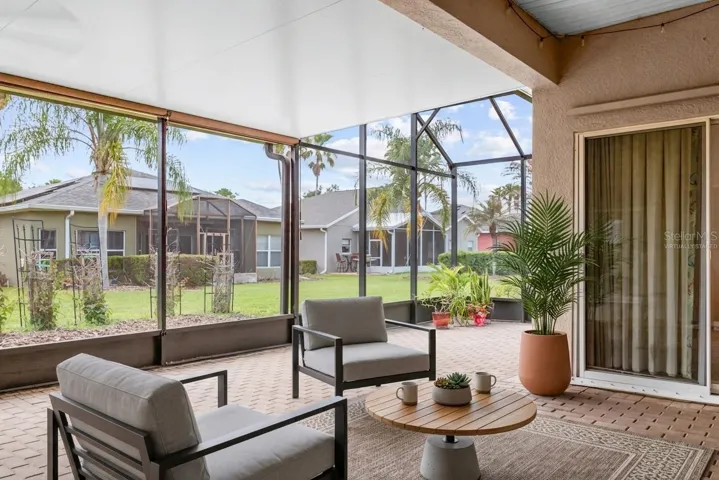 Virtually staged lanai