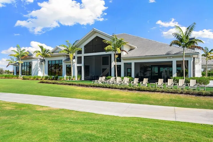 Esplanade at Azario Lakewood Ranch Community