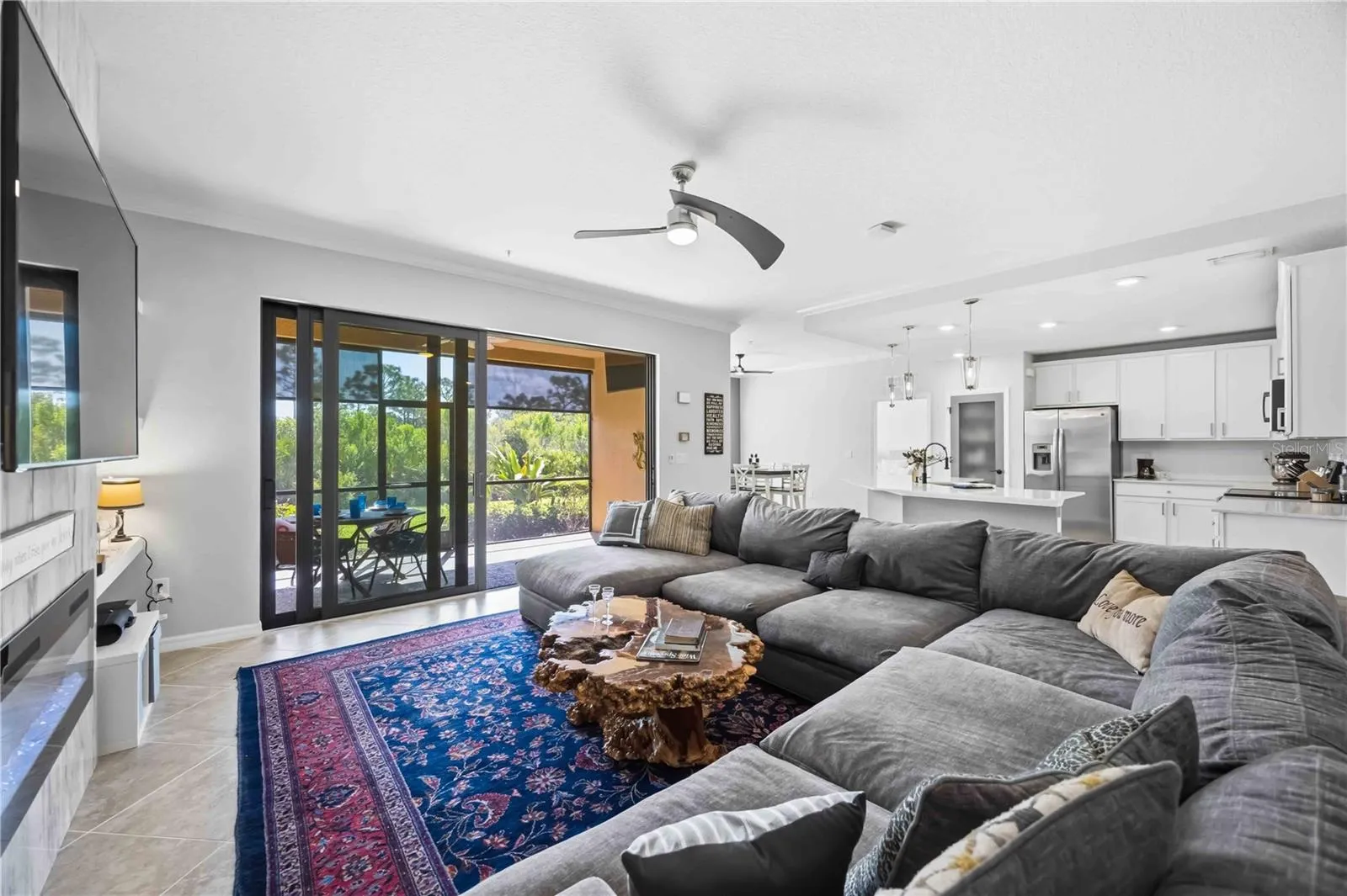 Living room Facing Lanai