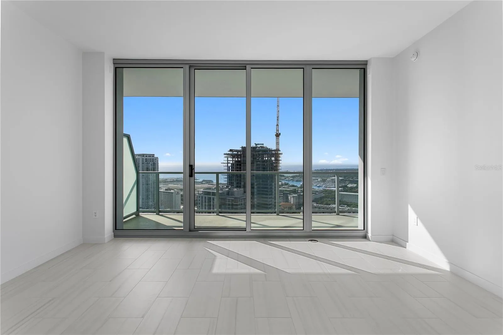 Primary Bedroom with En-Suite and sunrise Views!