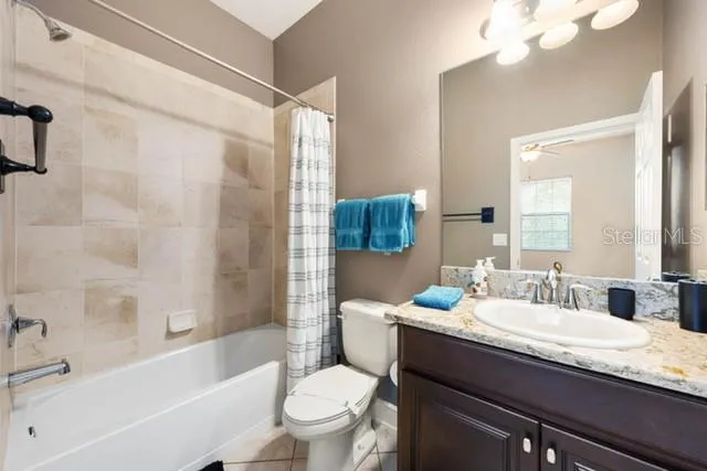 Shared bathroom upstairs