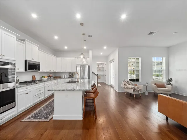 Living/Kitchen