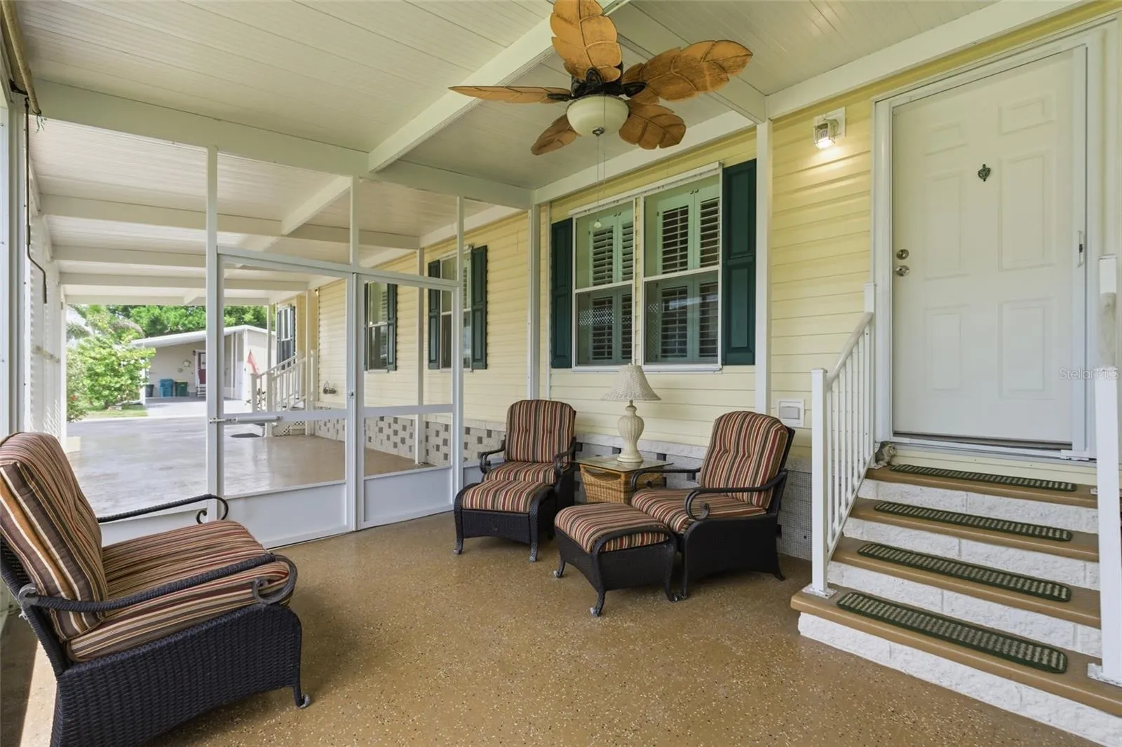 Lanai area and door to Family Room