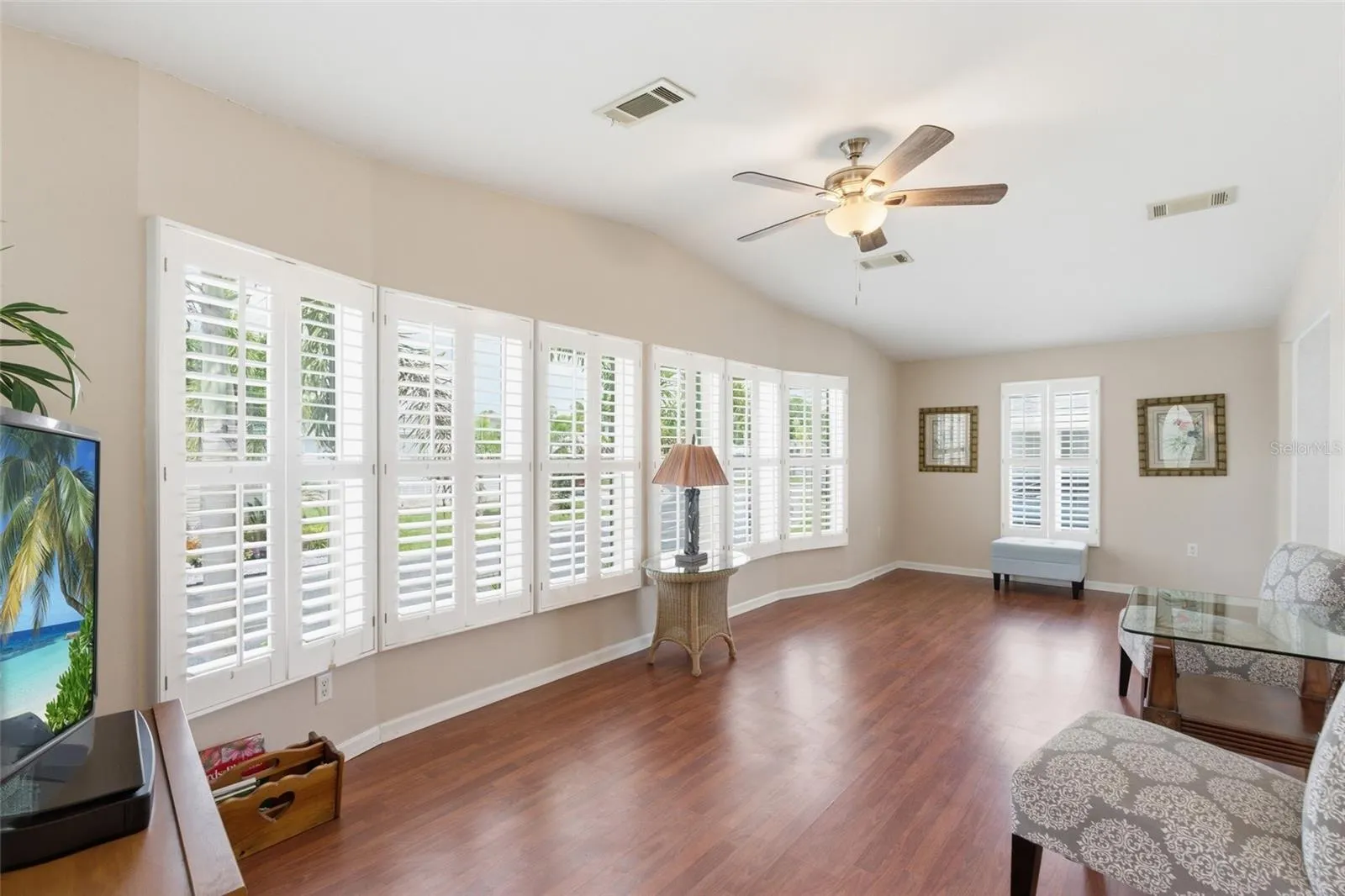 Living room at the entrance