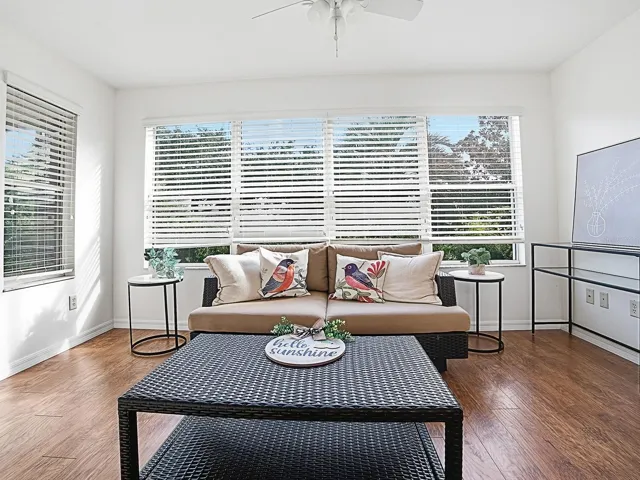 Staged Florida Rm under Heat/Air