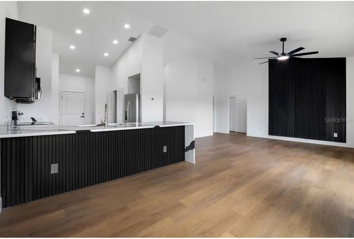 Living Room/kitchen View
