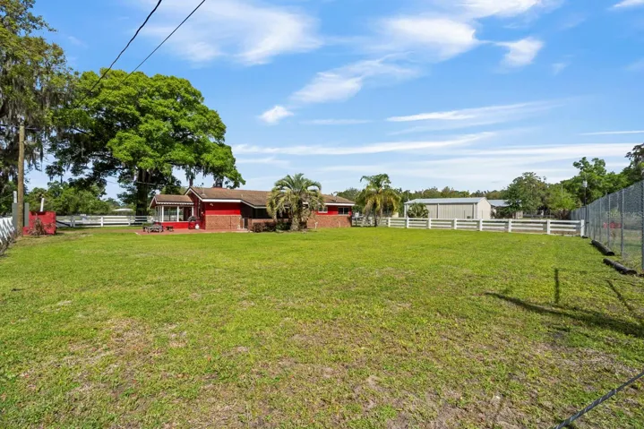 Secondary House/Yard