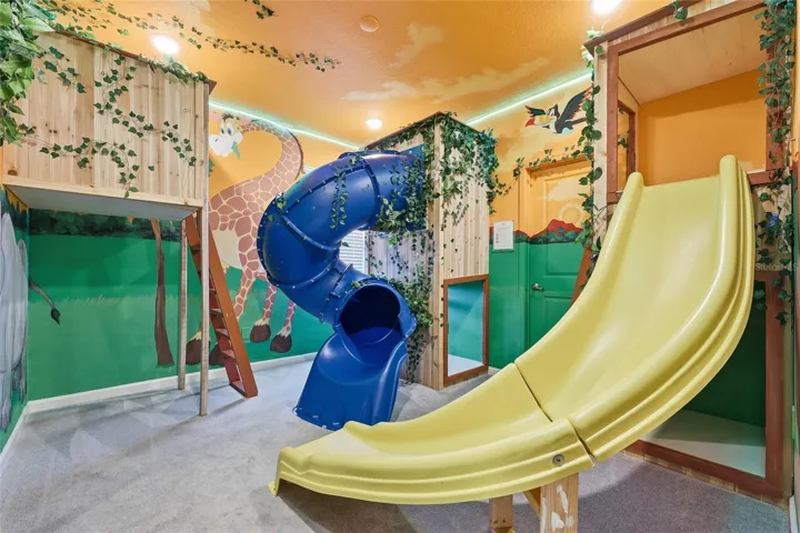 Jungle Bunk Room