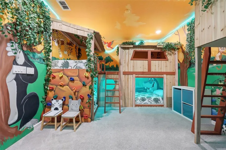 Jungle Bunk Room
