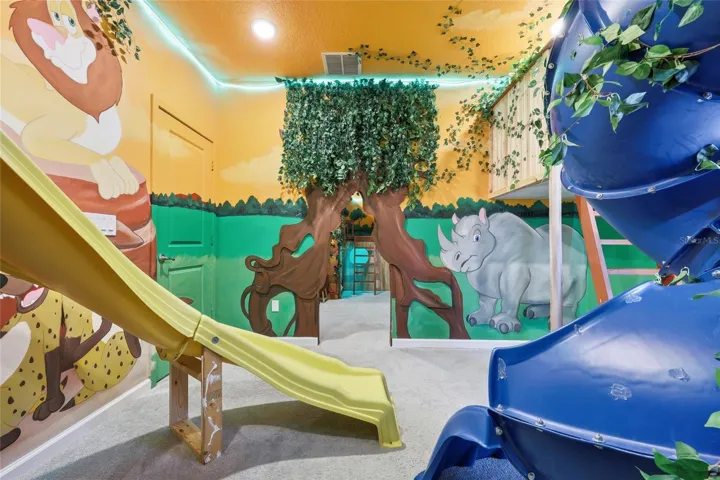 Jungle Bunk Room
