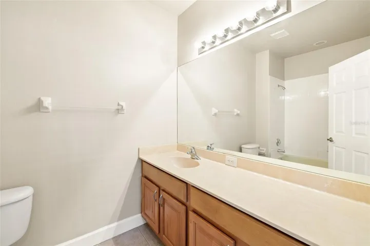 Upstairs Secondary Bath