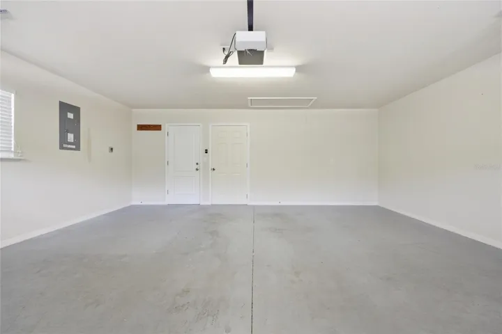 Garage-digitally Cleaned