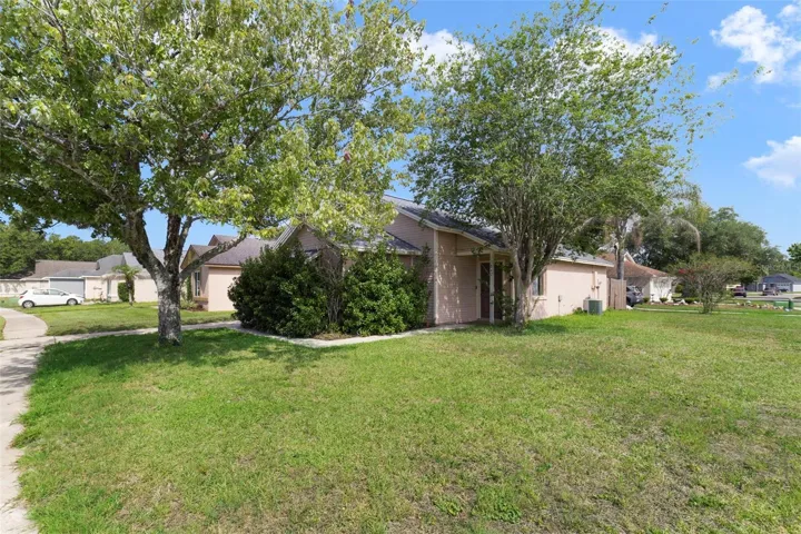 Offering a desirable location, STRONG POTENTIAL, and the opportunity to add your own personal touches, this Ginger Creek home is ready for its next chapter. Welcome Home!