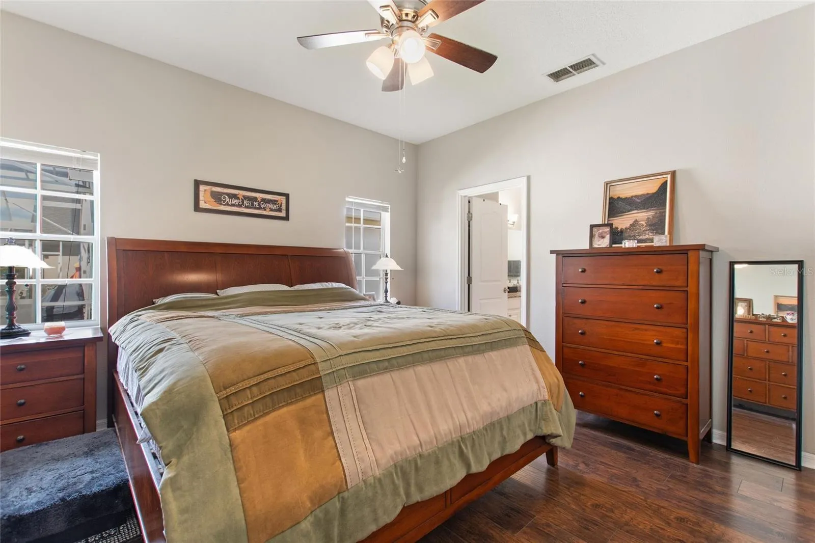 Primary en suite bedroom