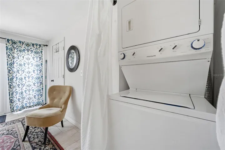 1 Bed 1 Bath with kitchenette and laundry!