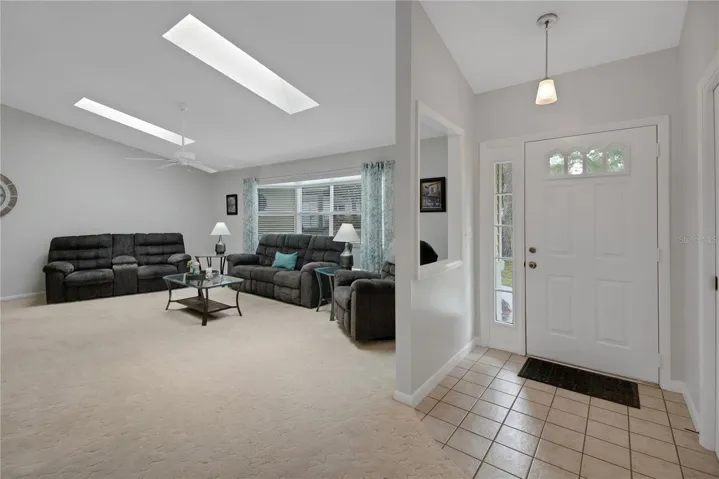 SPACIOUS LIVING ROOM
