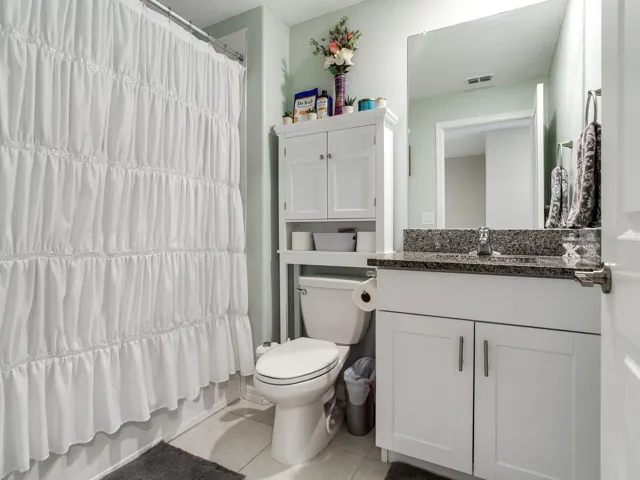 Guest Bathroom Upstairs
