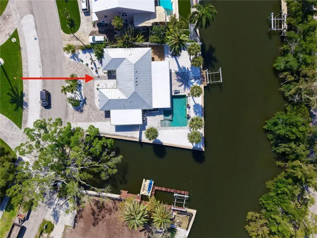 Room for two docks/lifts on rear and side