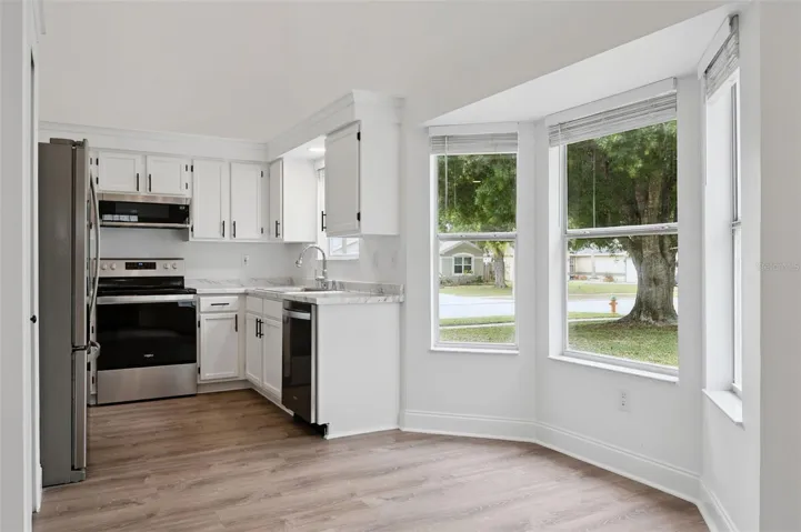 Kitchen and Breakfast Area