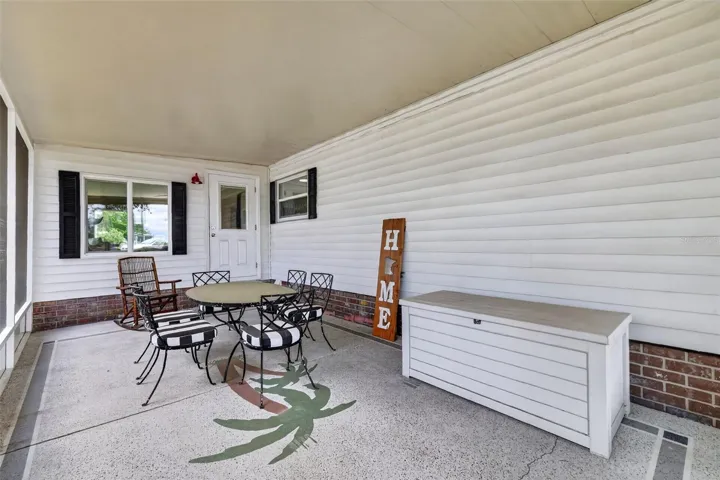 Carport / Screened Lanai  pic 2