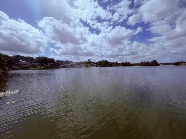 Lake Orienta.Water Skiing, boating, fishing allowed