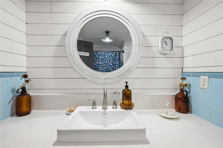 upstairs main bath