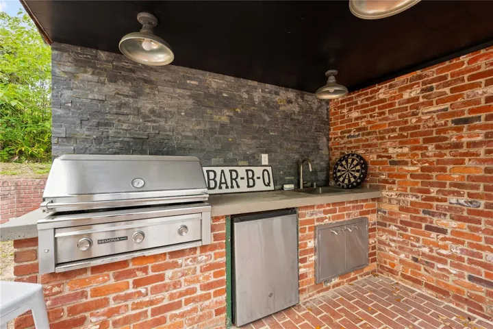 outdoor Kitchen