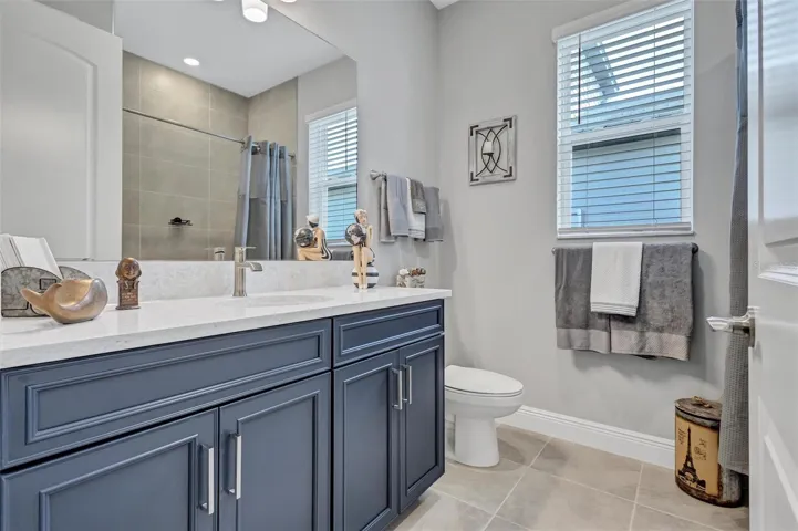 Guest bathroom 2