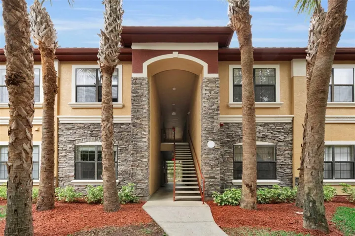 FULLY FURNISHED FIRST FLOOR UNIT