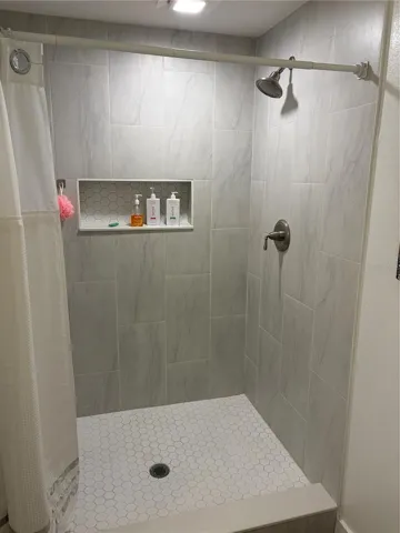2nd bathroom  big shower