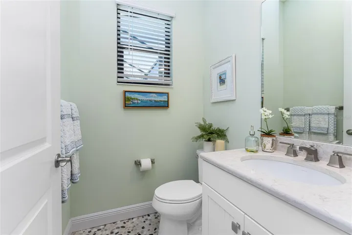 1/2 bath - pool bath