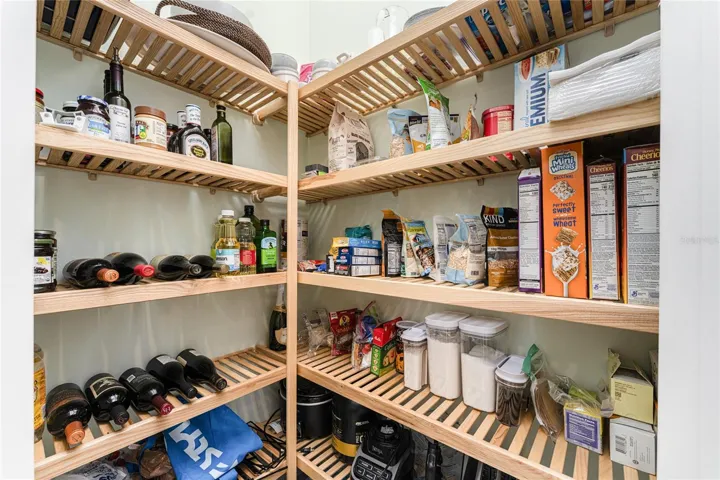 Walk in pantry