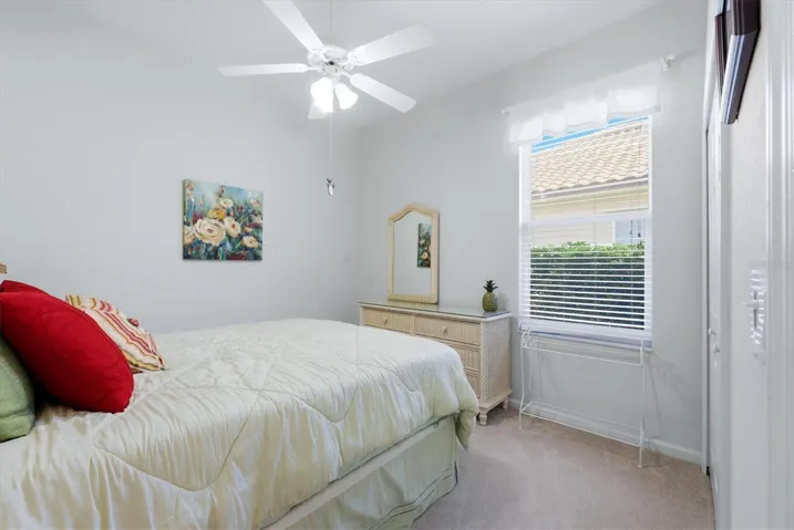 Split bedroom plan: 2nd bedroom