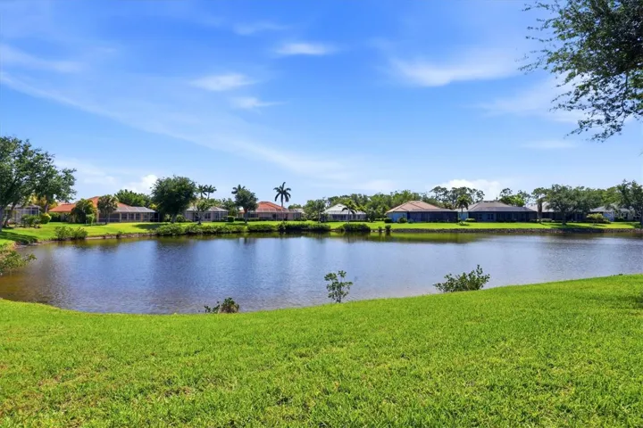 4120 Lakes Ct Pond View