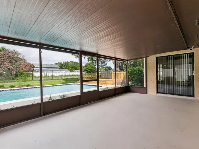 Screened Patio / Lanai (1)