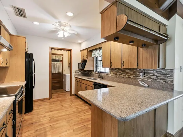 Kitchen (1)