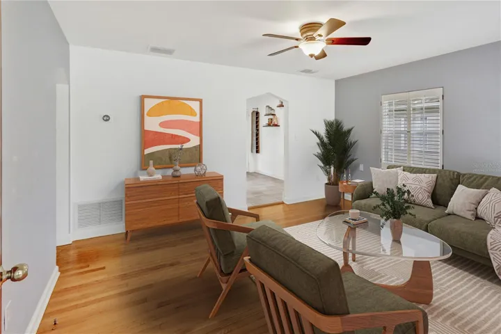 Living room virtually staged