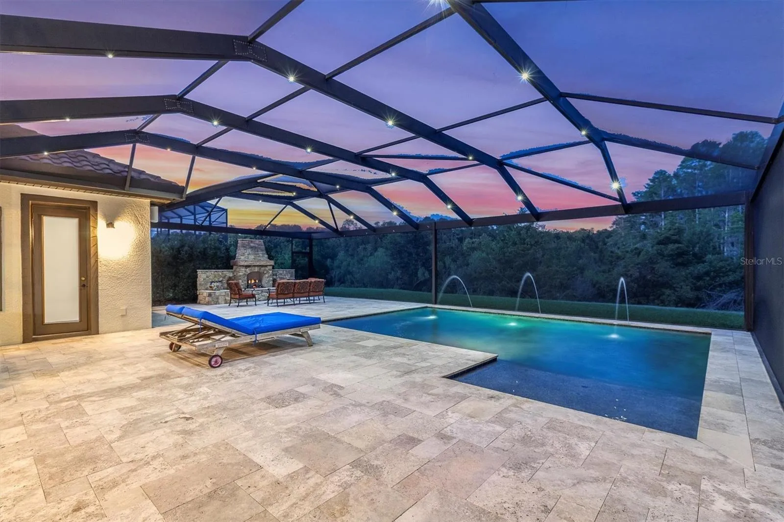 LEGANT TRAVERTINE, HEATED SALTWATER POOL, VIEWS OF WILDLIFE &amp; NATURE. THIS IS HOME