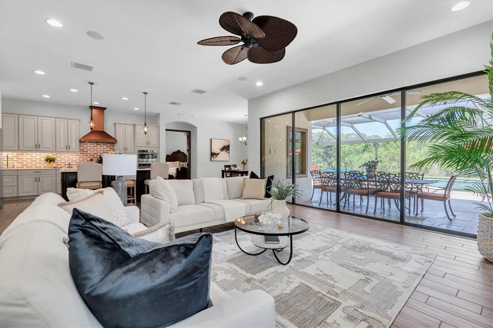 ENDLESS VIEWS FROM THE GRAND ROOM