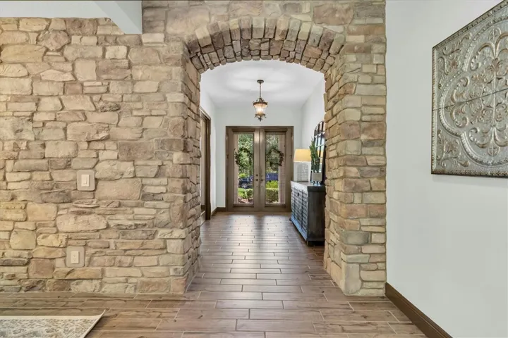 INVITING FOYER
