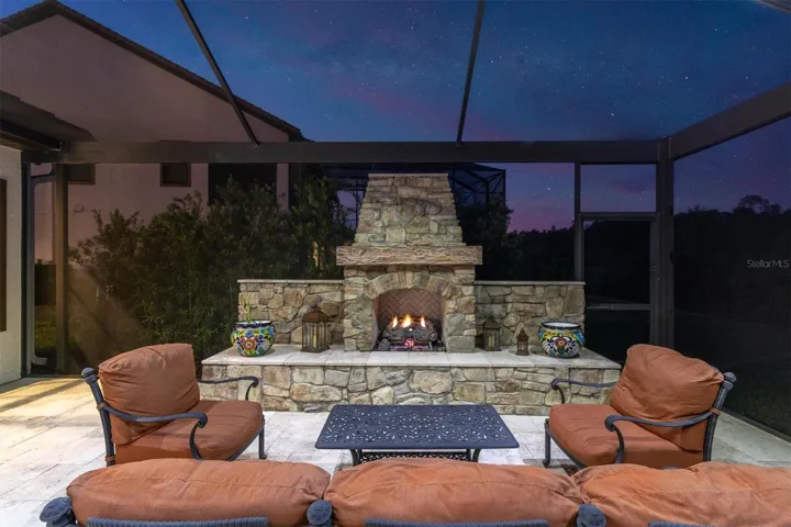 ROAST SMORES AND SHARE FAMILY STORIES