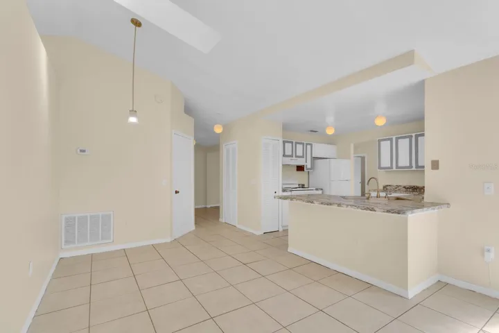 Kitchen with Eat-In Space