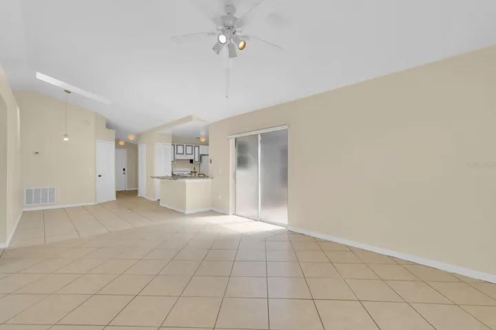 Family Room / Eat-Is Space / Kitchen Combo