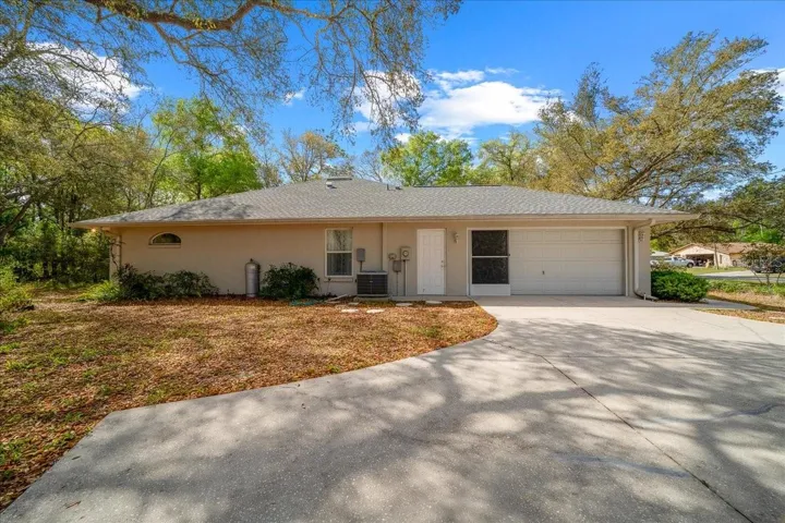 2 car garage with sliding screen doors